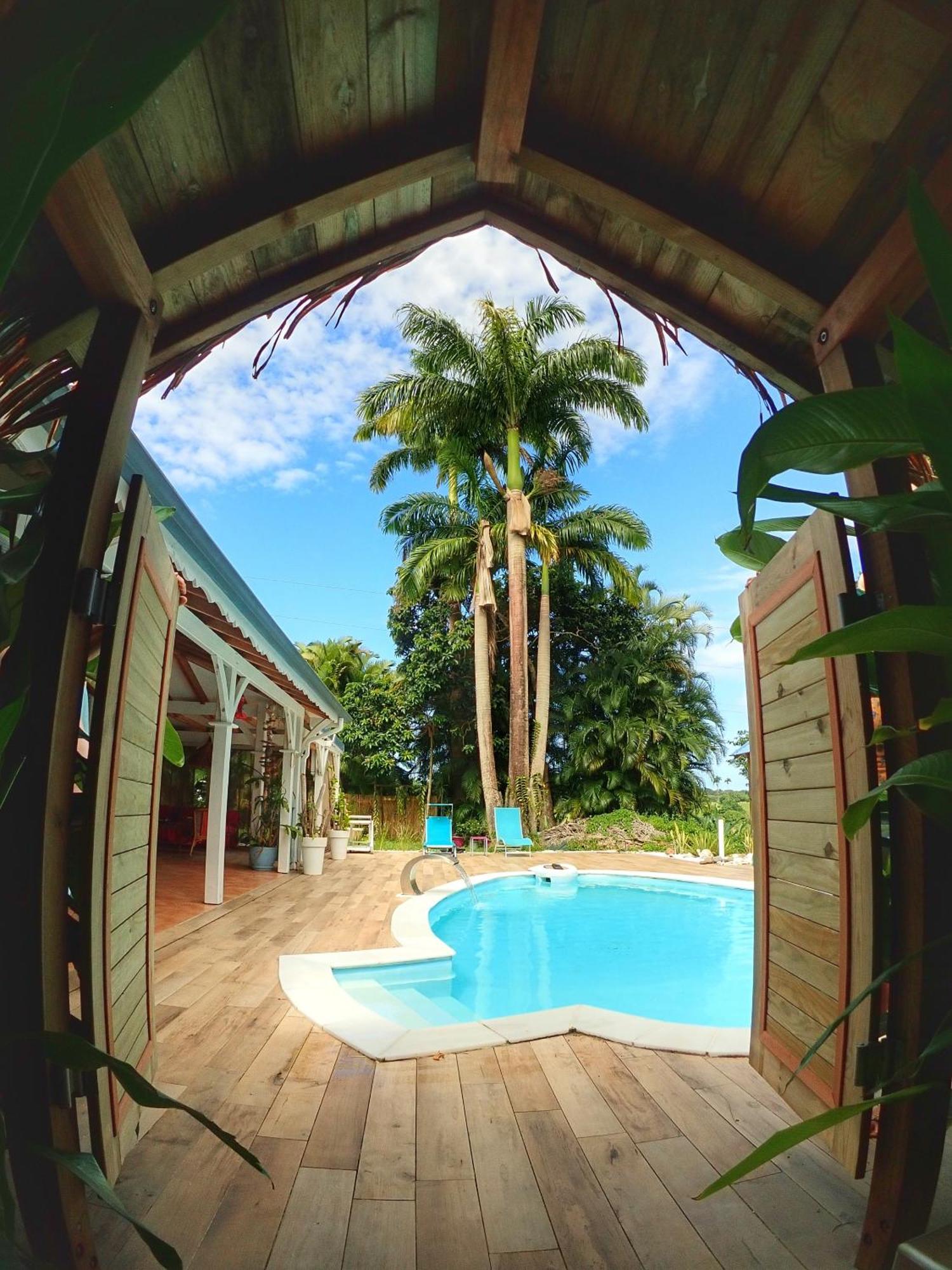 Gite Kaz A Topaze, Piscine, Jardin Tropical Sainte-Rose Zewnętrze zdjęcie